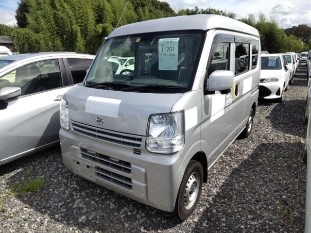 11201 Nissan Clipper van DR17V 2017 г. (LUM Tokyo Nyusatsu)